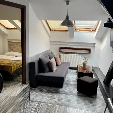 Stay Here Apartment *